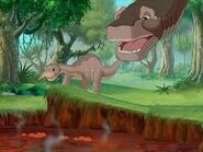 Bron about to catch Littlefoot