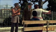 L.A. Noire126.jpg (531 kio) Les deux inspecteurs parlant à des civils