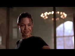 Lara_Croft-_Tomb_Raider_Trailer_-_20th_Anniversary