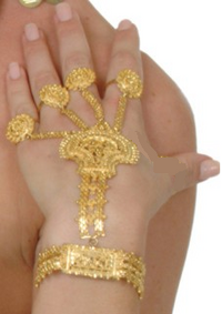 Brazalete y anillos