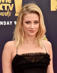 Lili Reinhart