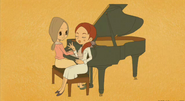 Mélina joue du piano pendant que Janice chante