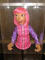 Stephanie handpuppet.jpg (100 KB) Wit Puppets (2000, on display)