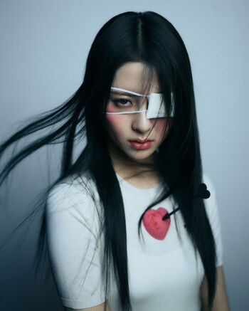 Huh Yunjin | LE SSERAFIM Wiki | Fandom