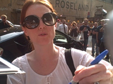 Julianne Moore signing autographs
