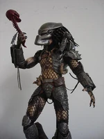 Predator10.jpg (82 KB) Predator ripping out a defeated villains spine from its body holding its skull.