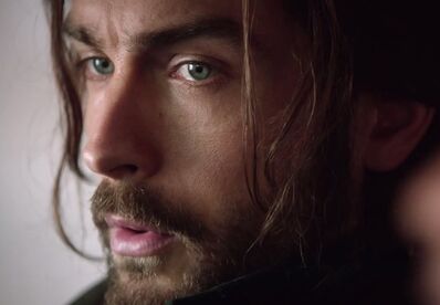 Ichabod-ichabod-crane-sleepy-hollow-tv-series-37189445-1038-720.jpg