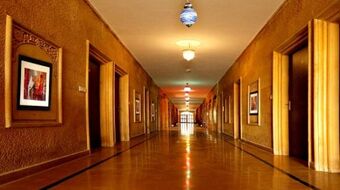 Hotel-corridor