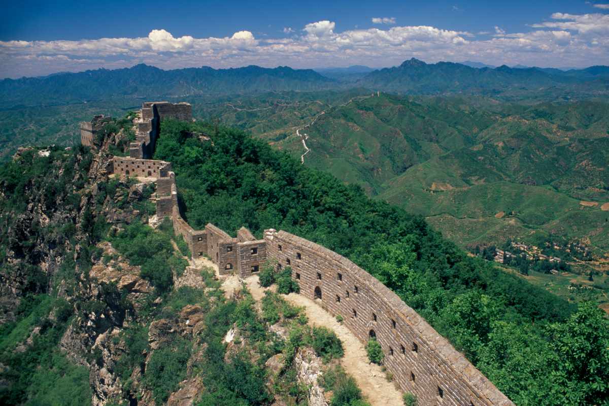 Китайская стена находится. Великая китайская стена Хэбэй. Симатай Великая китайская стена Небесная лестница. Великая китайская стена 2023. Бейдахе китайская стена.