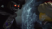 Garmadon spürt, dass etwas nicht stimmt und enttarnt beinahe Lloyd.