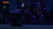Garmadon kämpft gegen Mistaké.