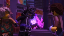 Garmadon will Lloyd vor Hounddog McBrag beschützen.