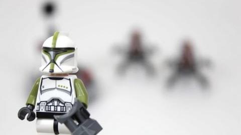 LEGO_Star_Wars_Clone_Troopers_vs._Droidekas_Review_75000