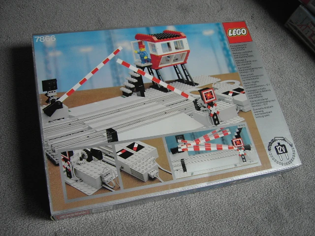 7866 Remote Controlled Road Crossing 12V | Brickipedia | Fandom