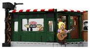 LEGO-21319-Friends-Central-Perk-Exterior