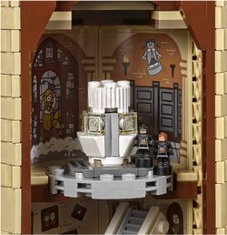 Lego Hogwarts: Go inside the 6,000-piece Harry Potter school - CNET