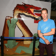 Benedict-cumberbatch-lego-dragon-smaug-sdcc-2014-wb-booth-530x529