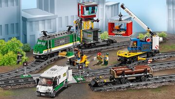 LEGO City Le train de marchandises télécommandé 60198 LEGO : la boîte à  Prix Carrefour