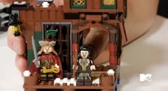 Bard next to the Master of Lake-town.