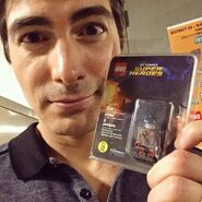 Actor Brandon Routh with his minifigure counterpart at Comic-Con 2016