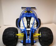 Front of the set showing flex cable steering