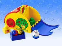2076 Peek-a-Boo Playhouse
