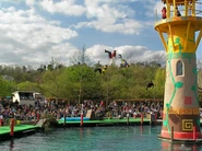 Tic-Tic and the Monkas falling into the water