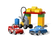 5815 Le V8 Café de Radiator Springs 4.png (146 kio)