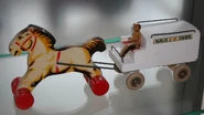 Paar met melkwagen.jpg (61 KB) Wooden Horse with milkcart