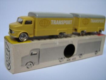 652 Covered Truck with Trailer