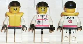 チャオチャオ After 25 years, I got my childhood white whale for my kid. (6473