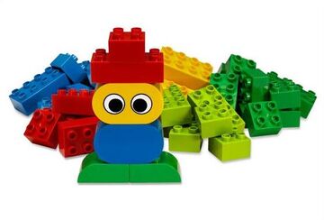 5586 LEGO DUPLO Basic Bricks with Fun Figures | Brickipedia