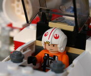 6212 Luke im Cockpit