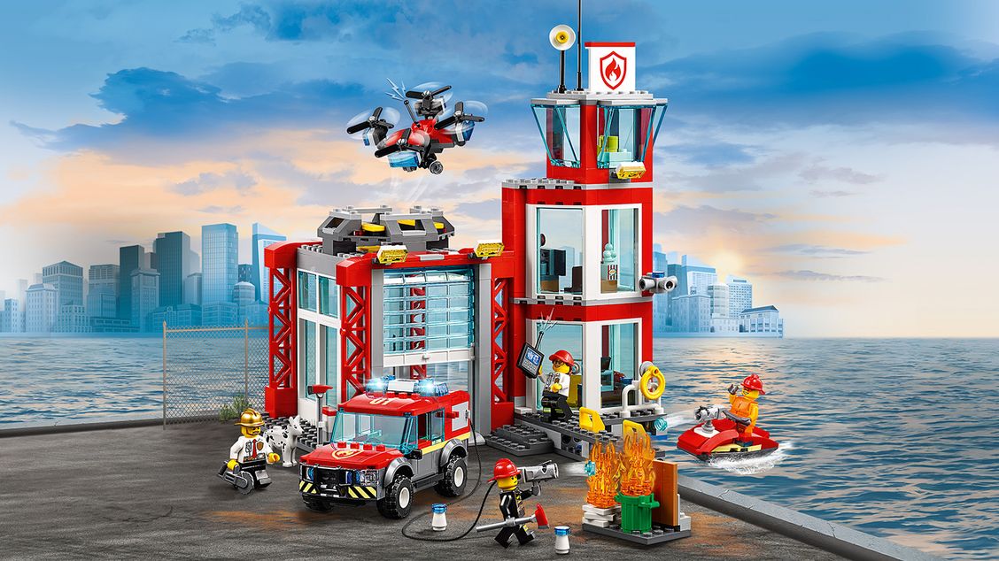 60215 - LEGO® City La caserne de pompiers LEGO : King Jouet, Lego, briques  et blocs LEGO - Jeux de construction