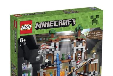 LEGO Minecraft The Crafting Box 2.0 21135 Building Kit (717 Pieces)  (Discontinued by Manufacturer)