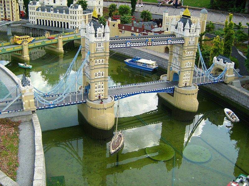 Le stade de football de Lego viersion à Legoland Windsor Photo