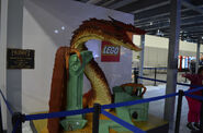 Comic-con-2014-smaug-lego-warner-bros-booth