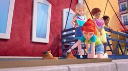 Lego friends mia feet sales