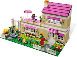 Another way to arrange the set.