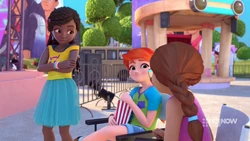 This is what Mia’s fake enthusiasm expression looks like.