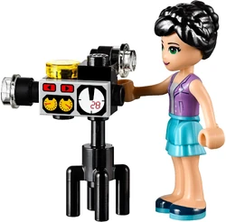 Iva recording a video.