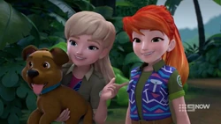 Dash, Stephanie and Mia introducing themselves to