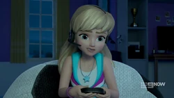 The exact moment when Stephanie became addicted to competitive online gaming.