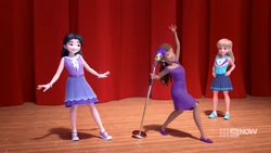 Emma and Andrea dancing a 1960s dance.