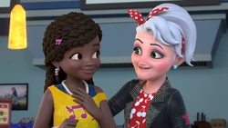 Despite just gotten her necklace back, Dottie wants Andrea to borrow it