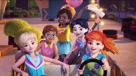 20190729 211324.jpg (190 KB) Stephanie in a makeshift cart with her friends.