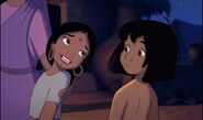 Shanti dit bonne nuit à mowgli