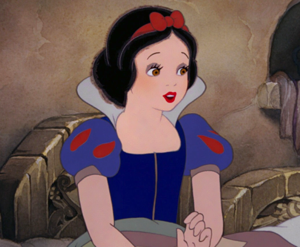 Une femme se transforme en n'importe quelle princesse Disney avec le  maquillage