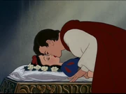 Le Prince embrassant Blanche-Neige.