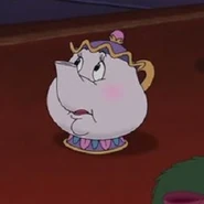 BelleEtLaBete2-Samovar.jpg (16 kio) Madame Samovar